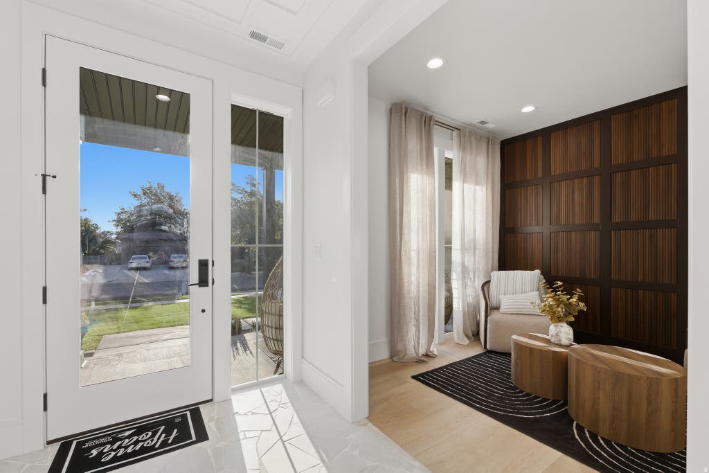 Photo of 8554 S LYNWOOD ST, Sandy, UT 84070 (MLS # 2179640)