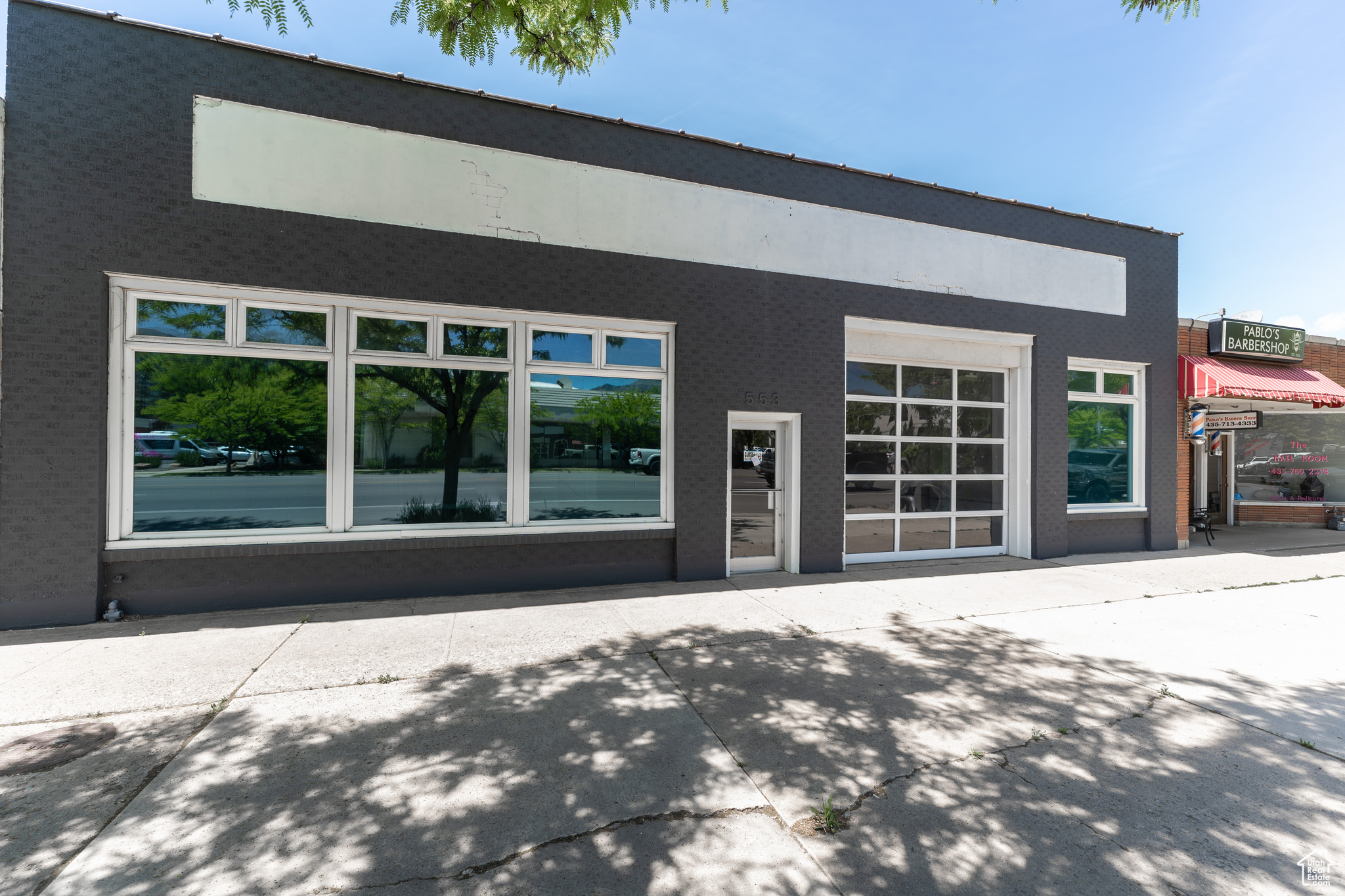 Main image without alt text