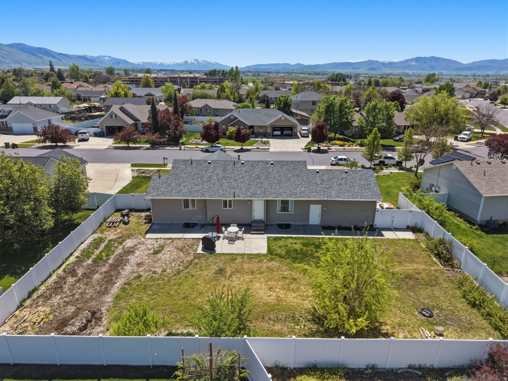 NIBLEY GARDENS - Residential