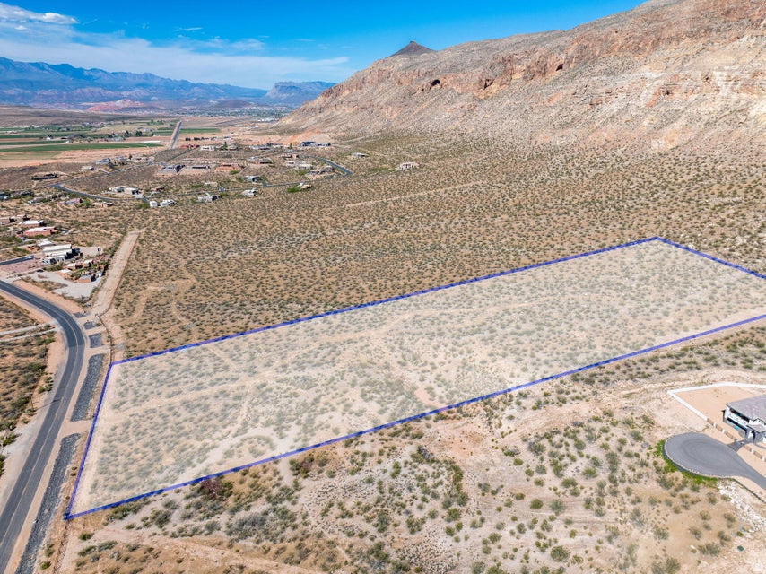 MOCCASIN FLATS - Land