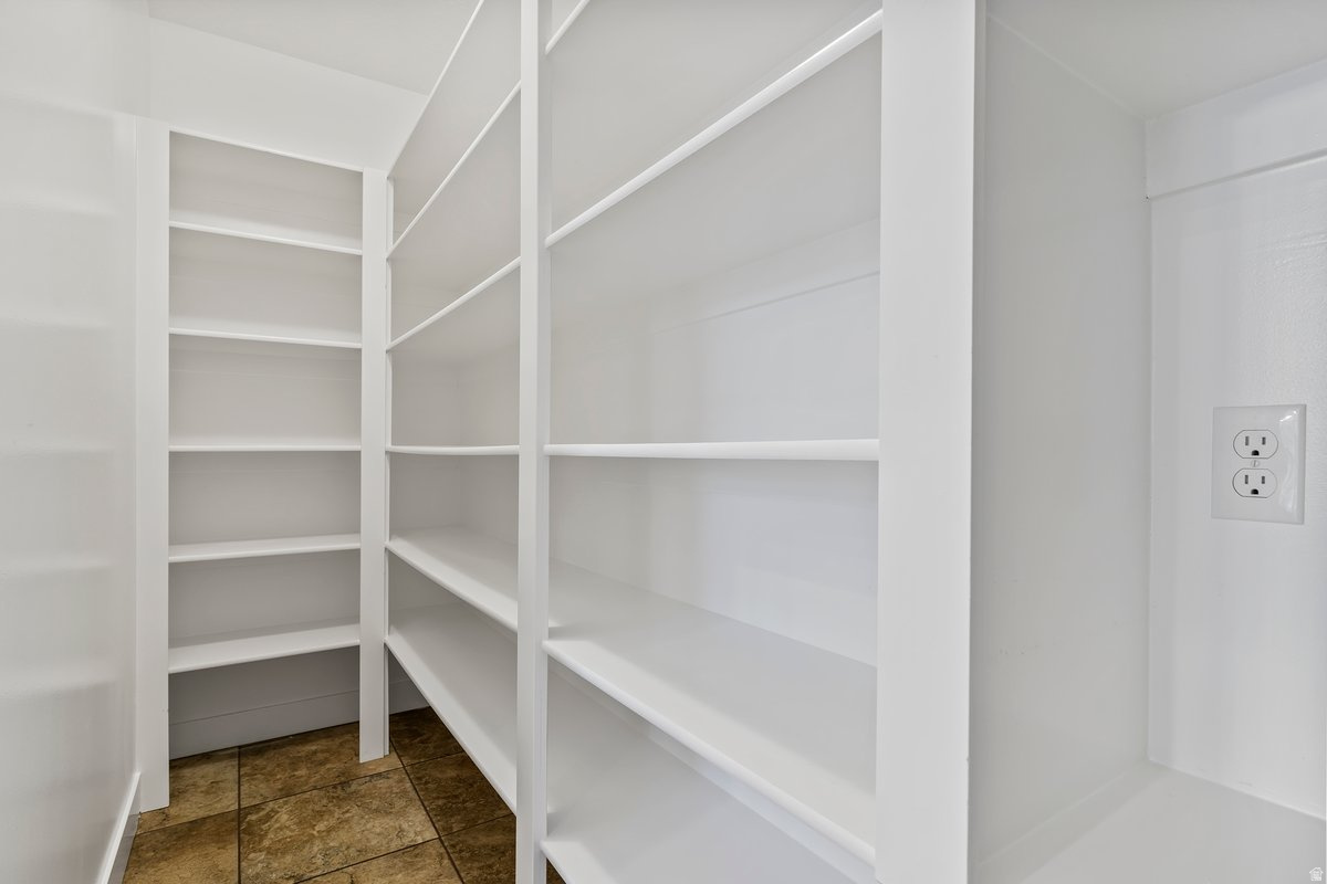 COTTONWOODS - Residential