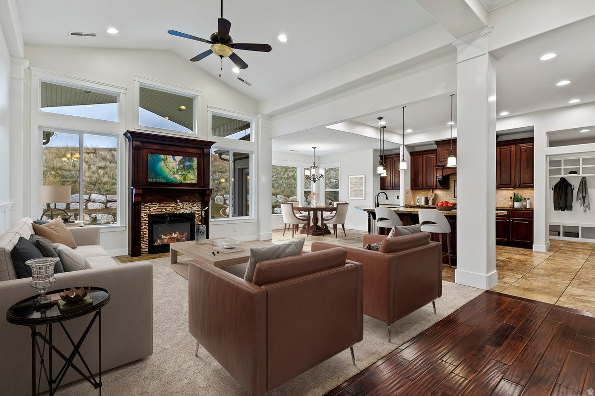 COTTONWOODS - Residential