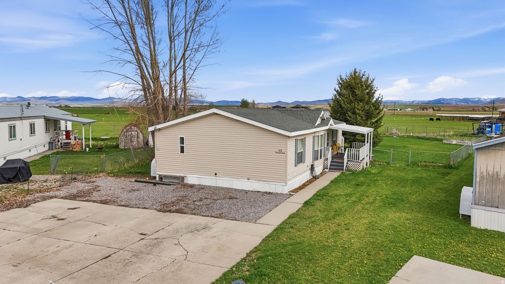 Photo of 22 SUNRISE DR, Preston, ID 83263 (MLS # 2148222)