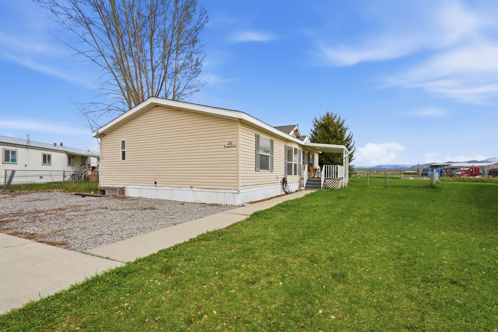 Photo of 22 SUNRISE DR, Preston, ID 83263 (MLS # 2148222)