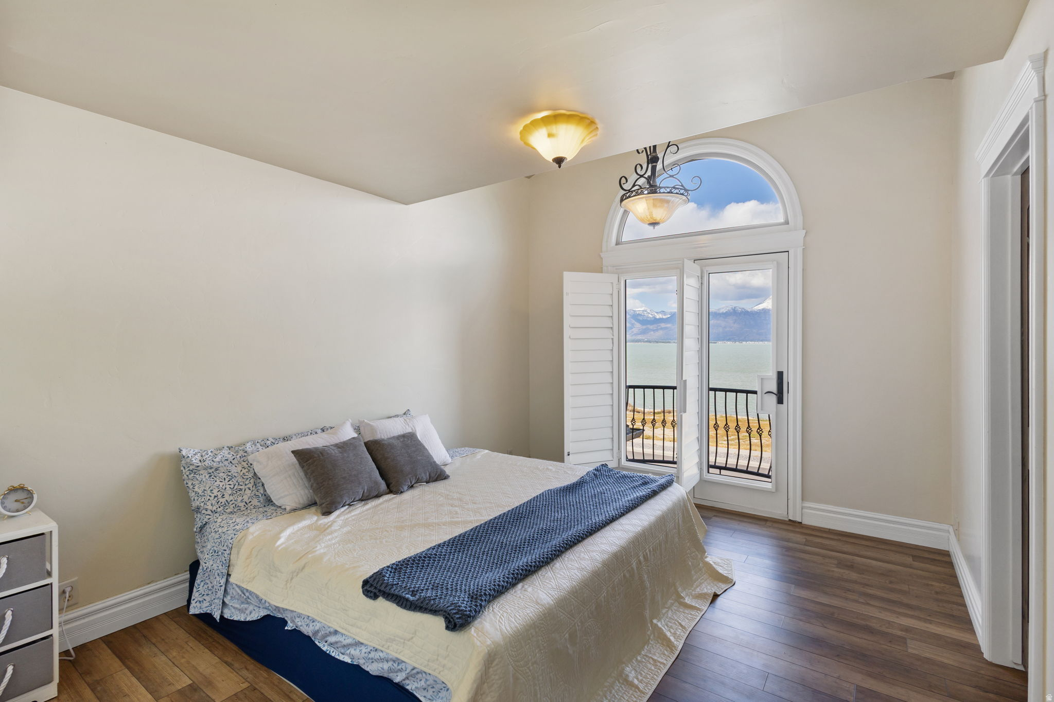 PELICAN BAY - Residential