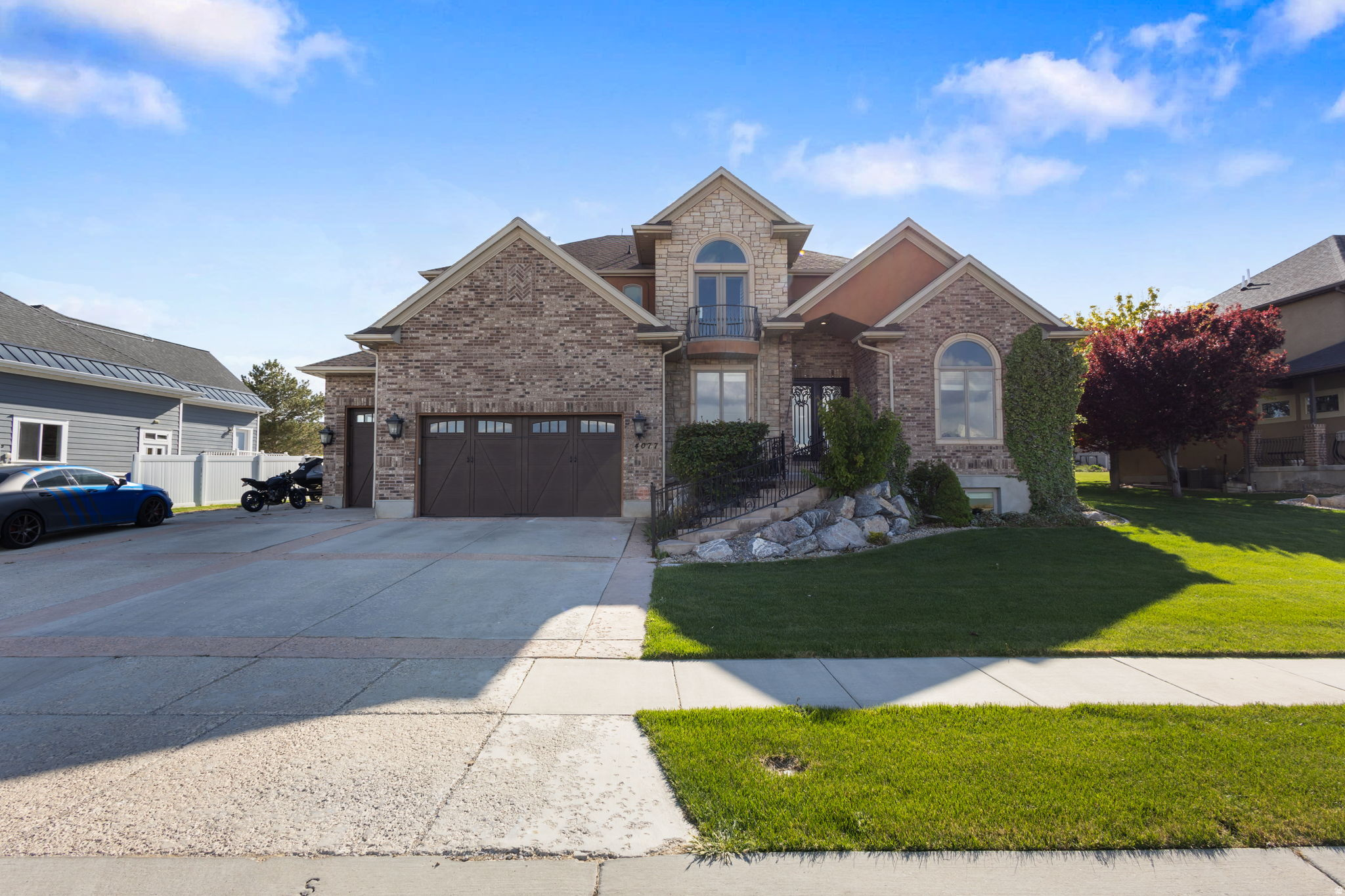 PELICAN BAY - Residential