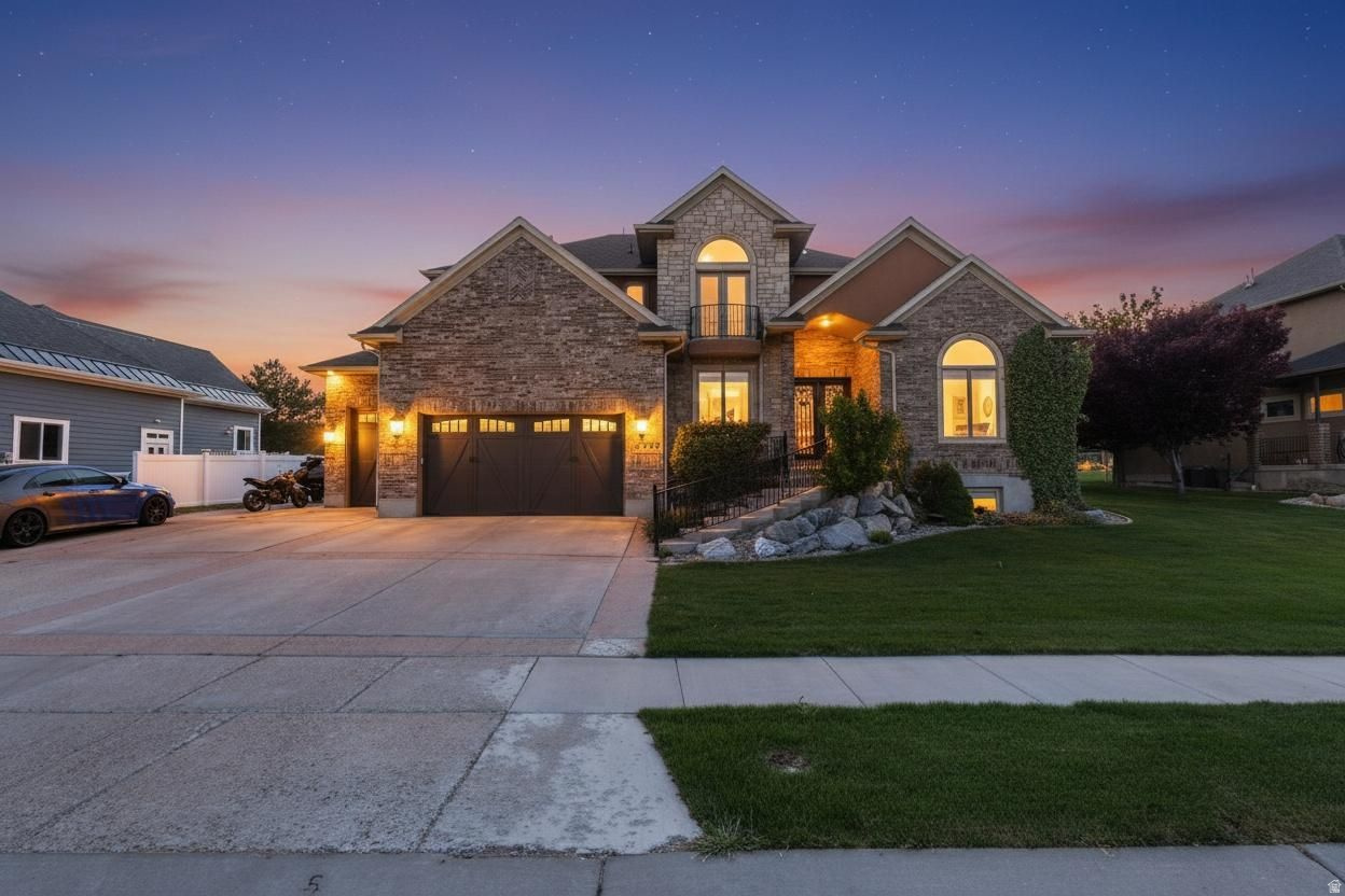 PELICAN BAY - Residential