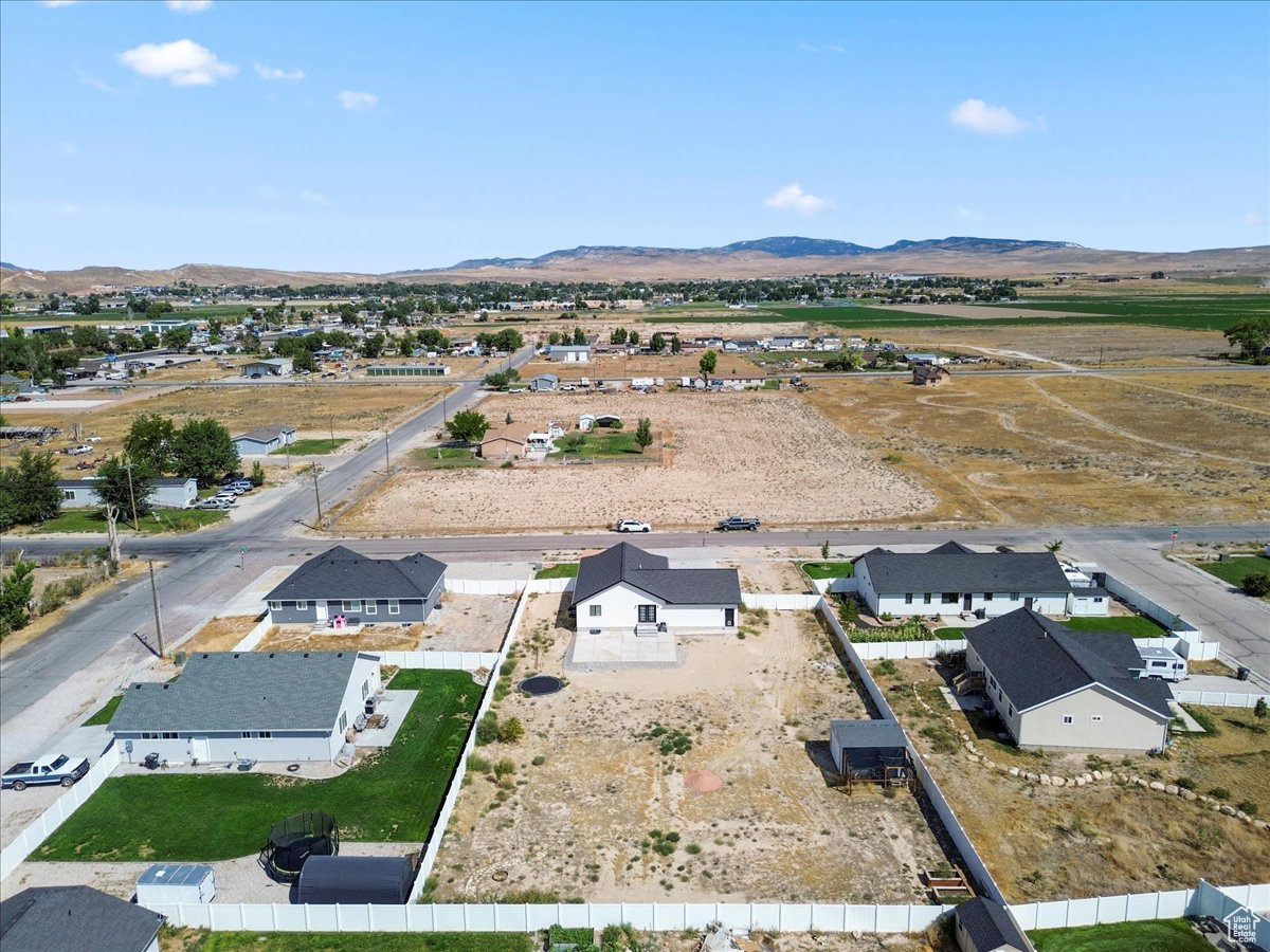 CENTERFIELD ESTATES - Residential