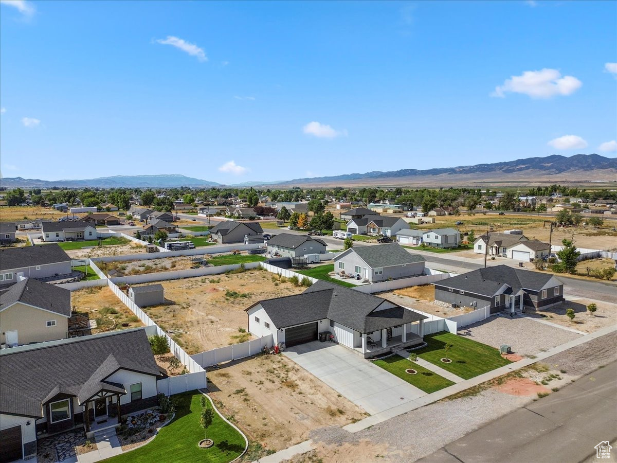 CENTERFIELD ESTATES - Residential