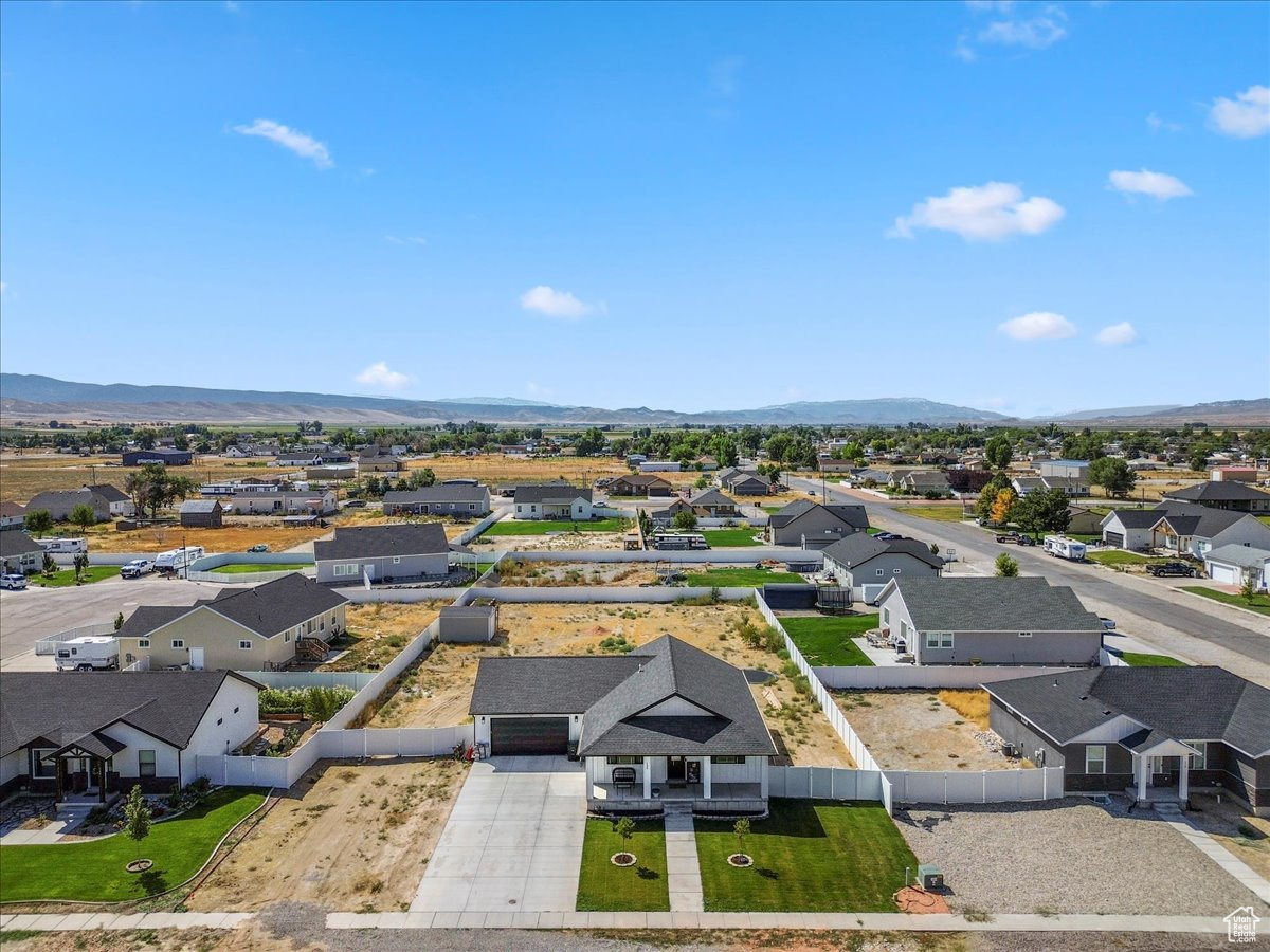CENTERFIELD ESTATES - Residential