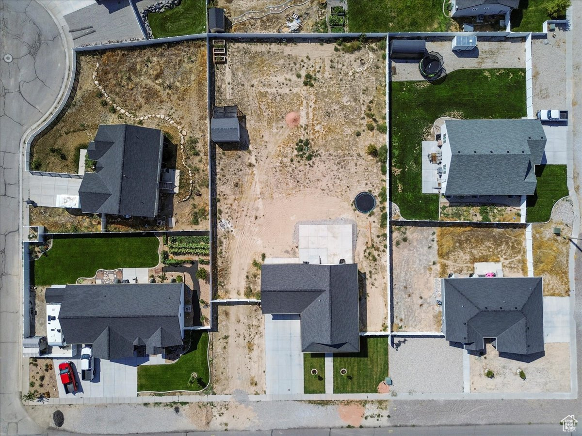 CENTERFIELD ESTATES - Residential