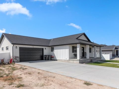 Homes For Sale - 130 E 300<br/> Centerfield, UT 84622