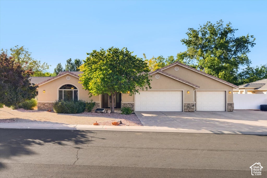 Photo of 1192 S 840 W, Hurricane, UT 84737 (MLS # 2194011)