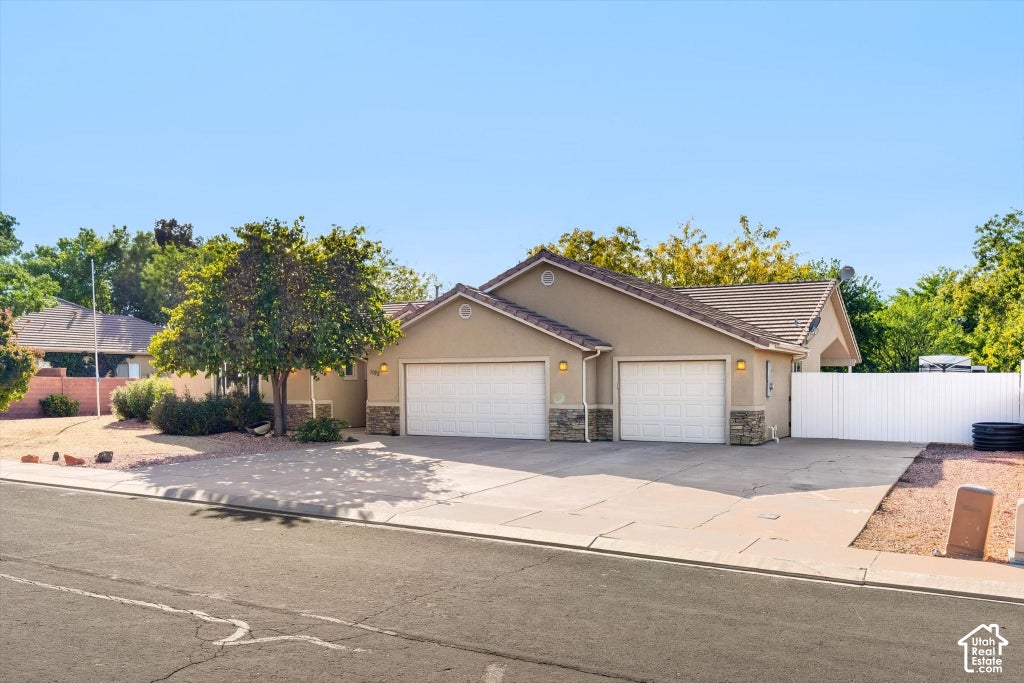 Photo of 1192 S 840 W, Hurricane, UT 84737 (MLS # 2194011)