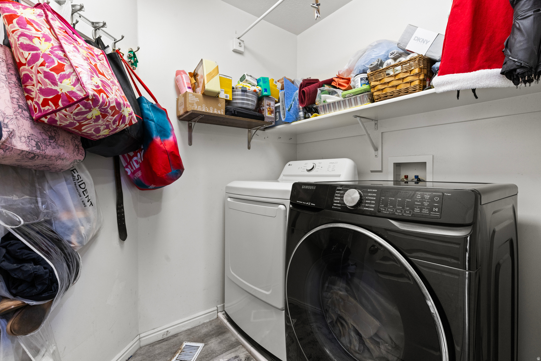 COUNTRY GARDENS - Residential