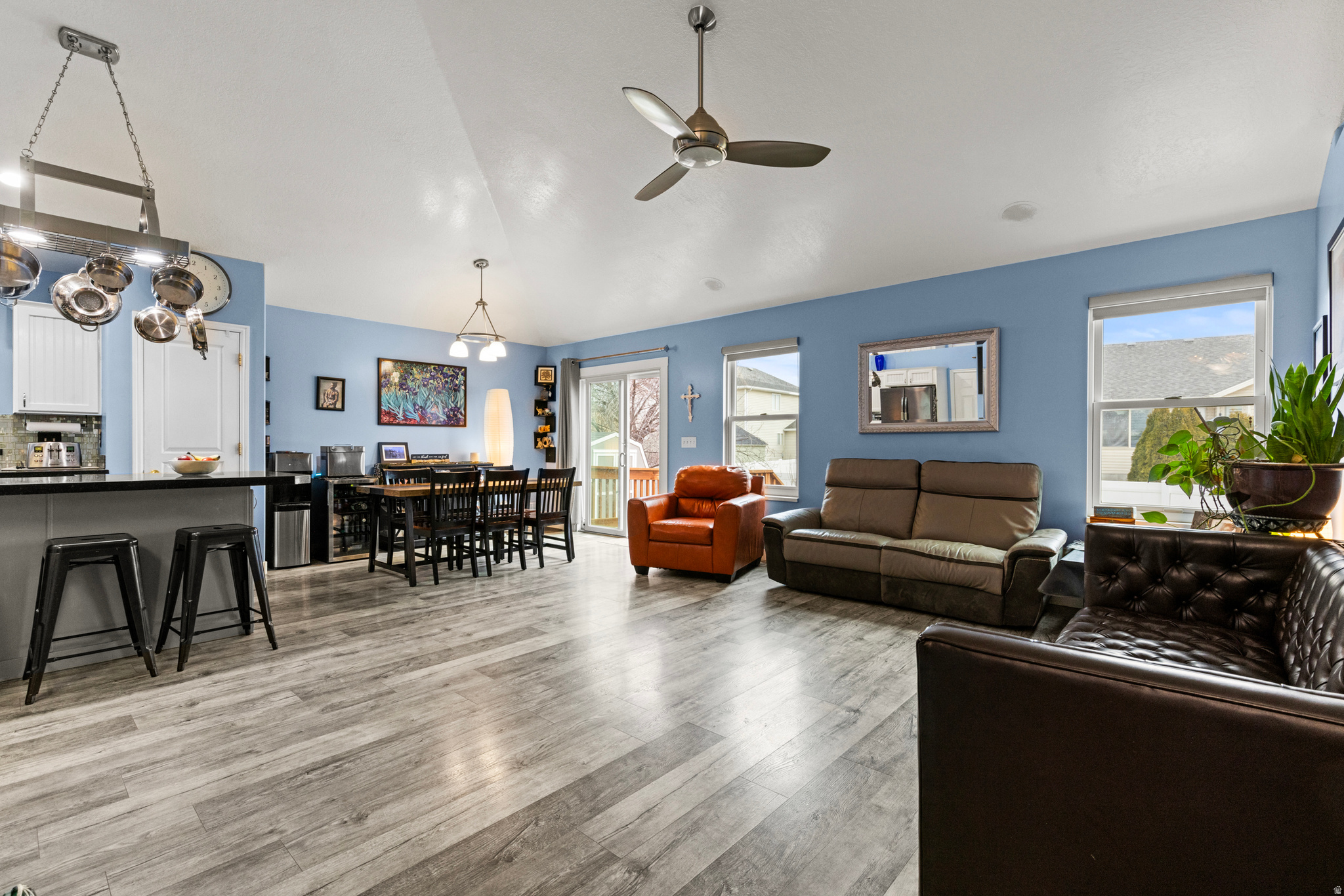 COUNTRY GARDENS - Residential