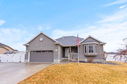 Tiny photo for 2955 S 1375 W, Syracuse, UT 84075 (MLS # 2137042)