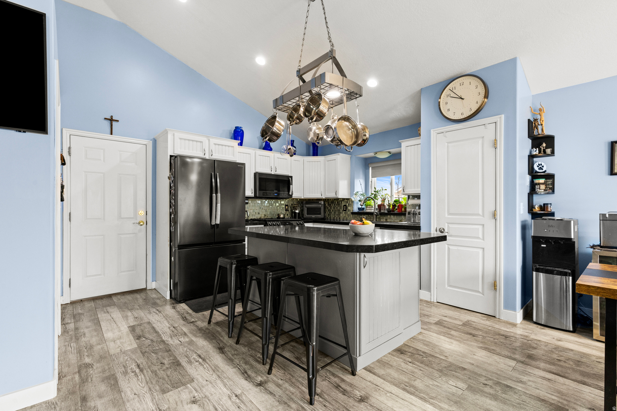 COUNTRY GARDENS - Residential