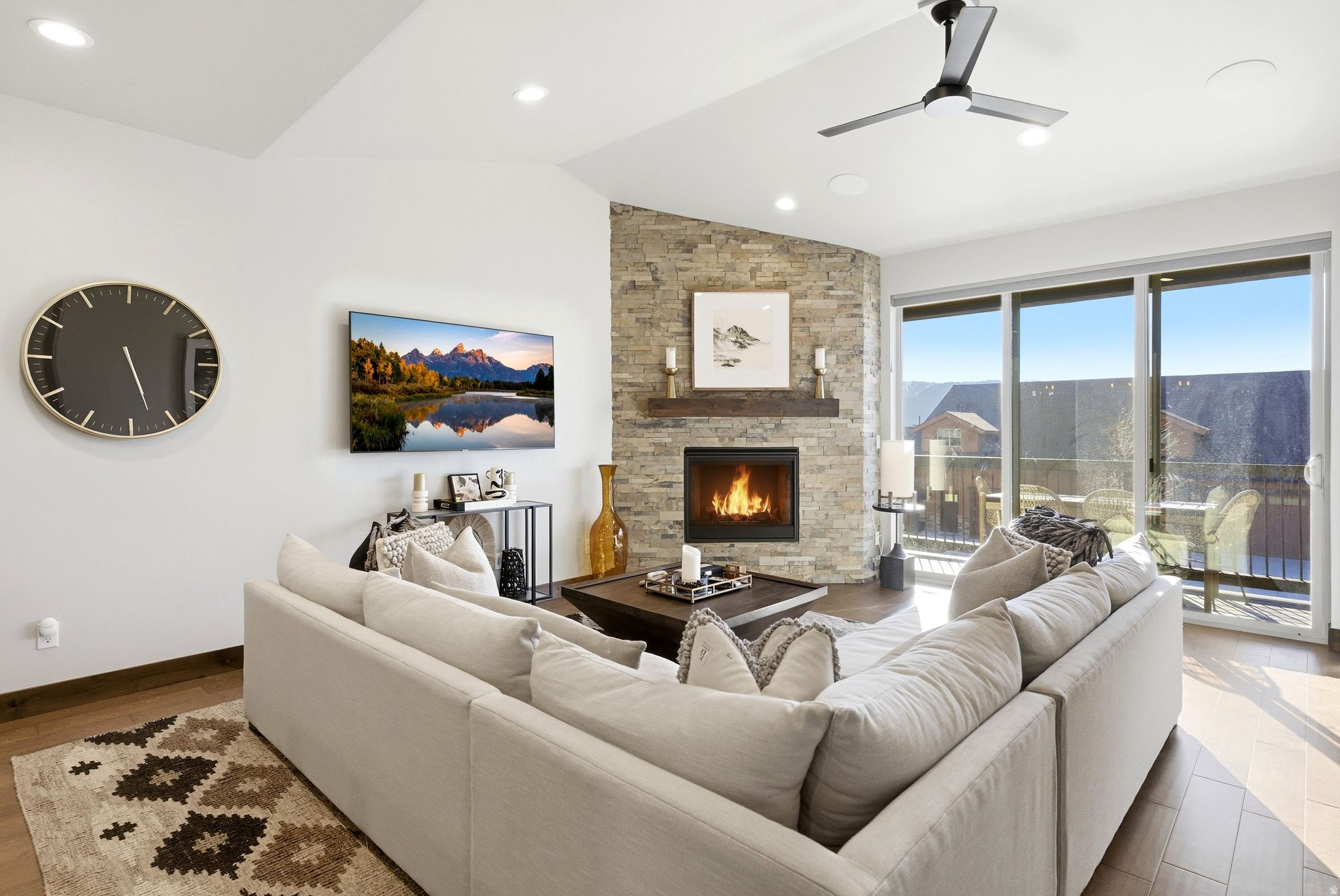 BLACK ROCK RIDGE - Residential