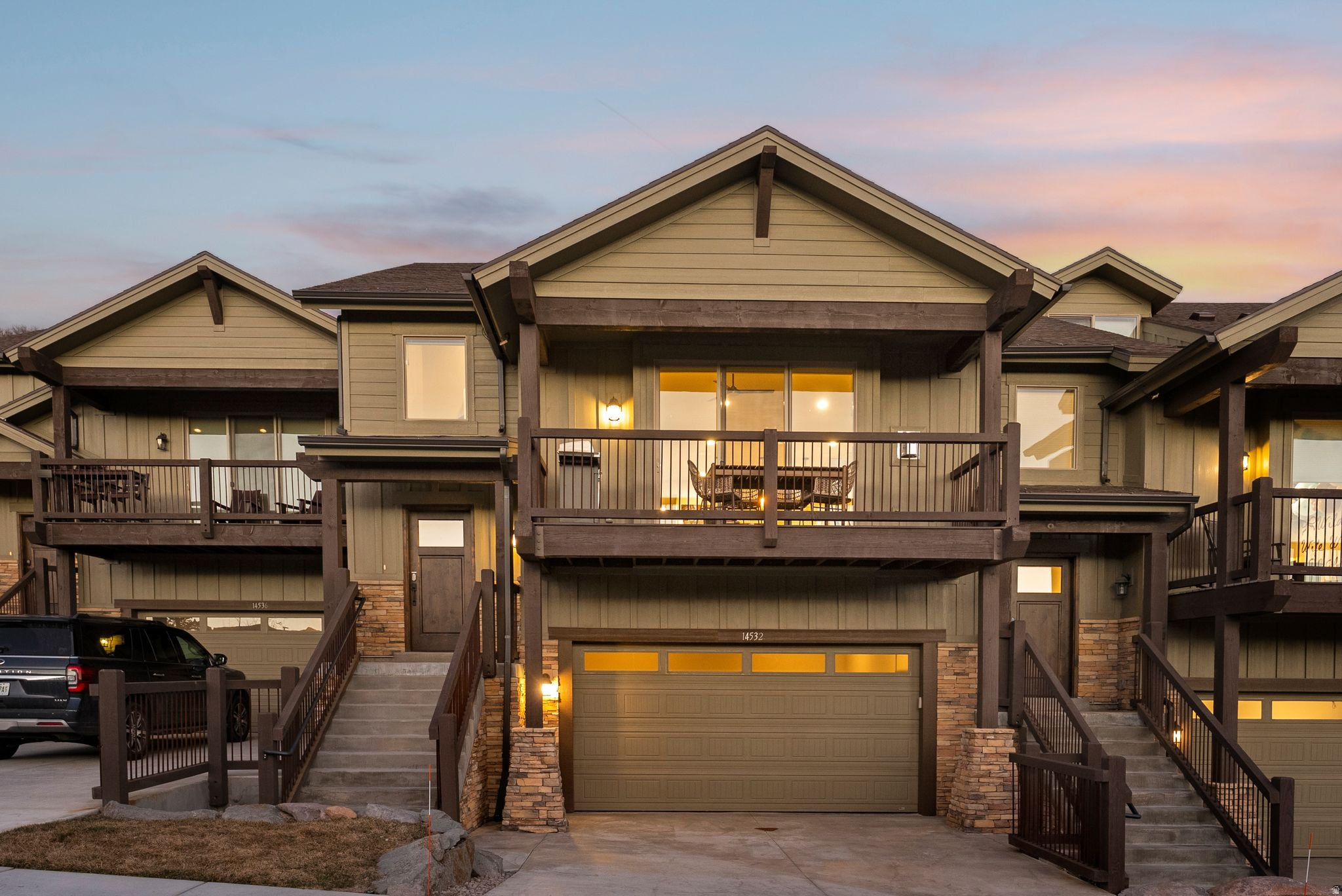 BLACK ROCK RIDGE - Residential