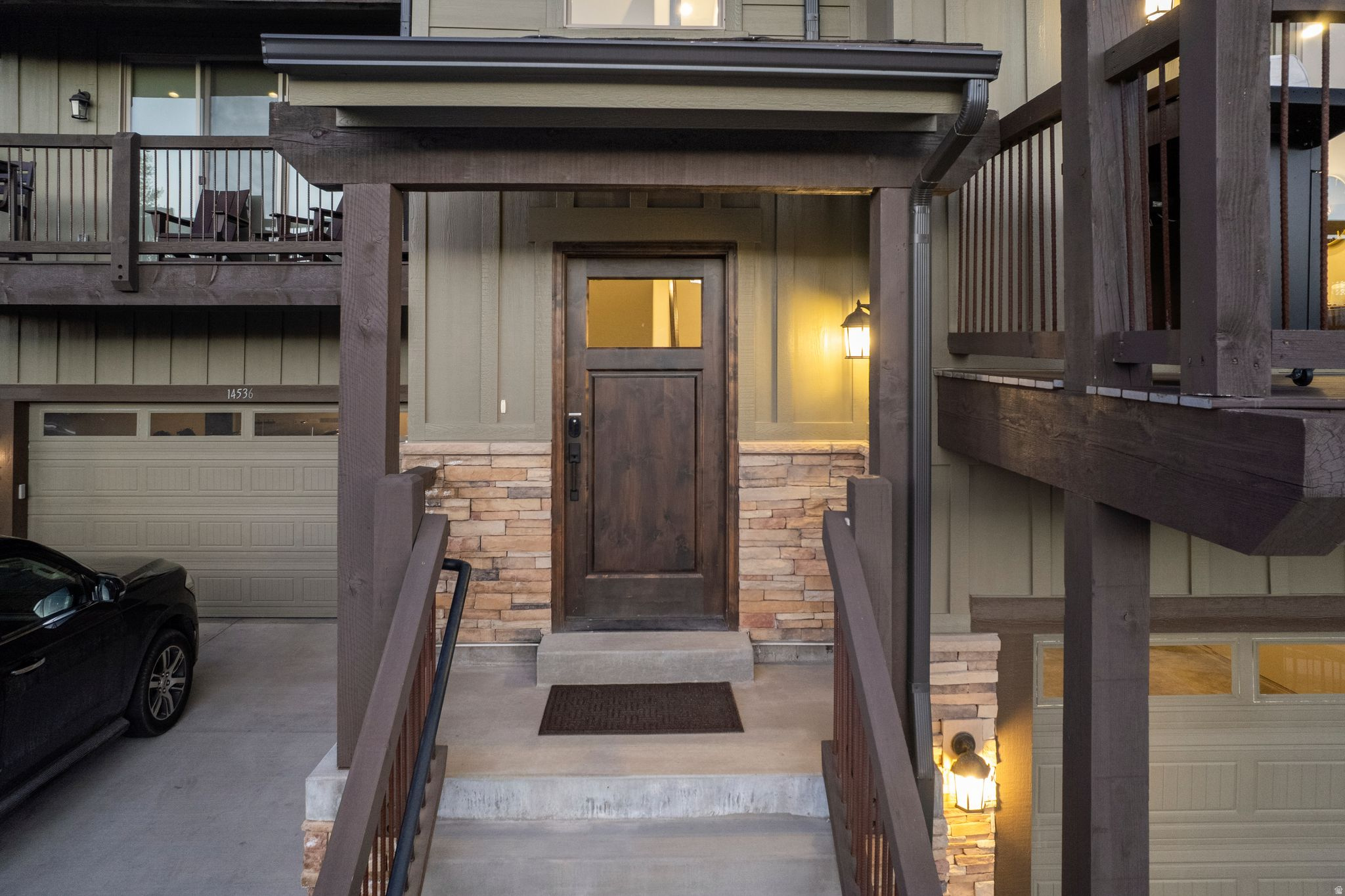 BLACK ROCK RIDGE - Residential