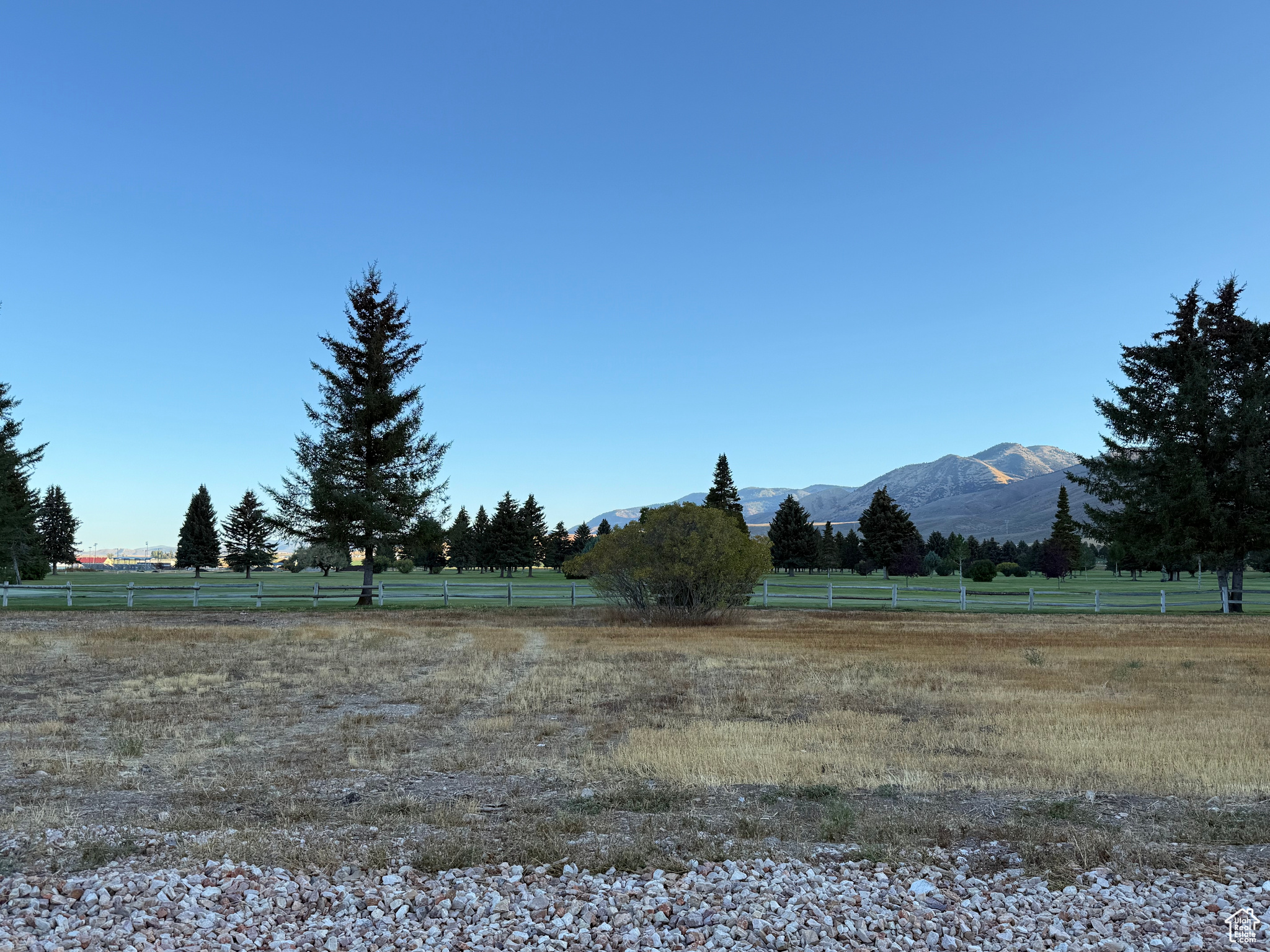 THE RIDGE - Land
