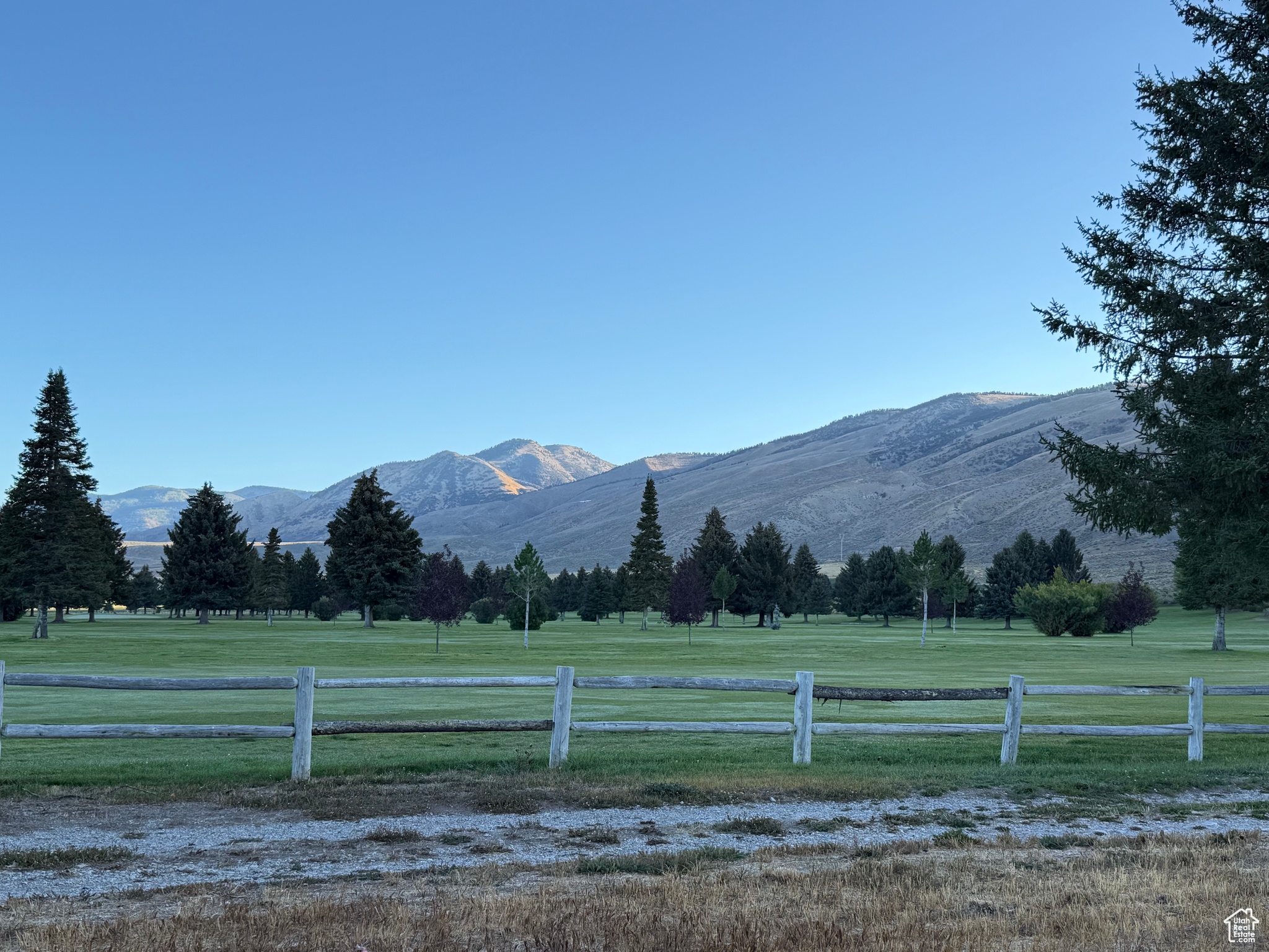THE RIDGE - Land