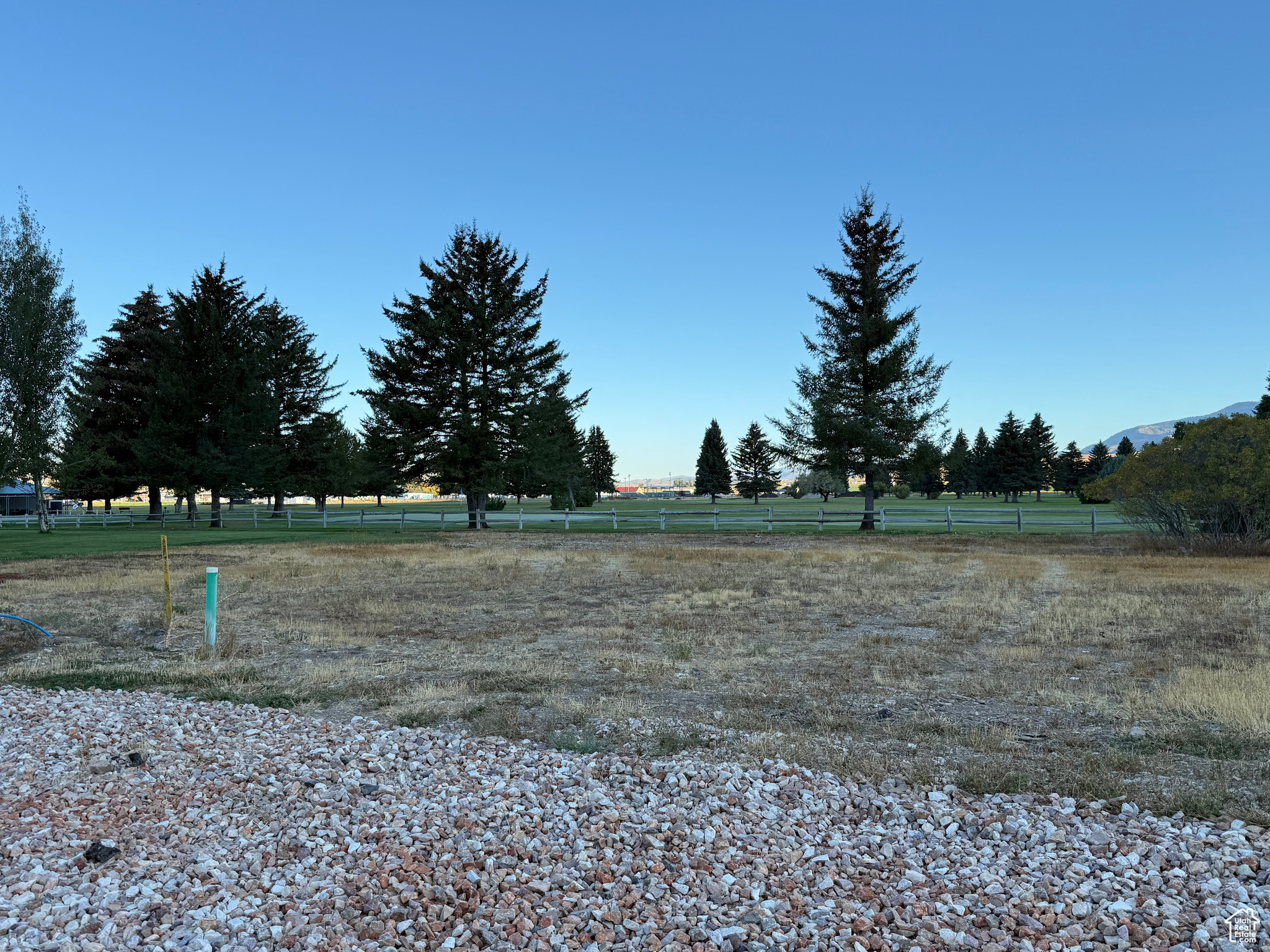 THE RIDGE - Land