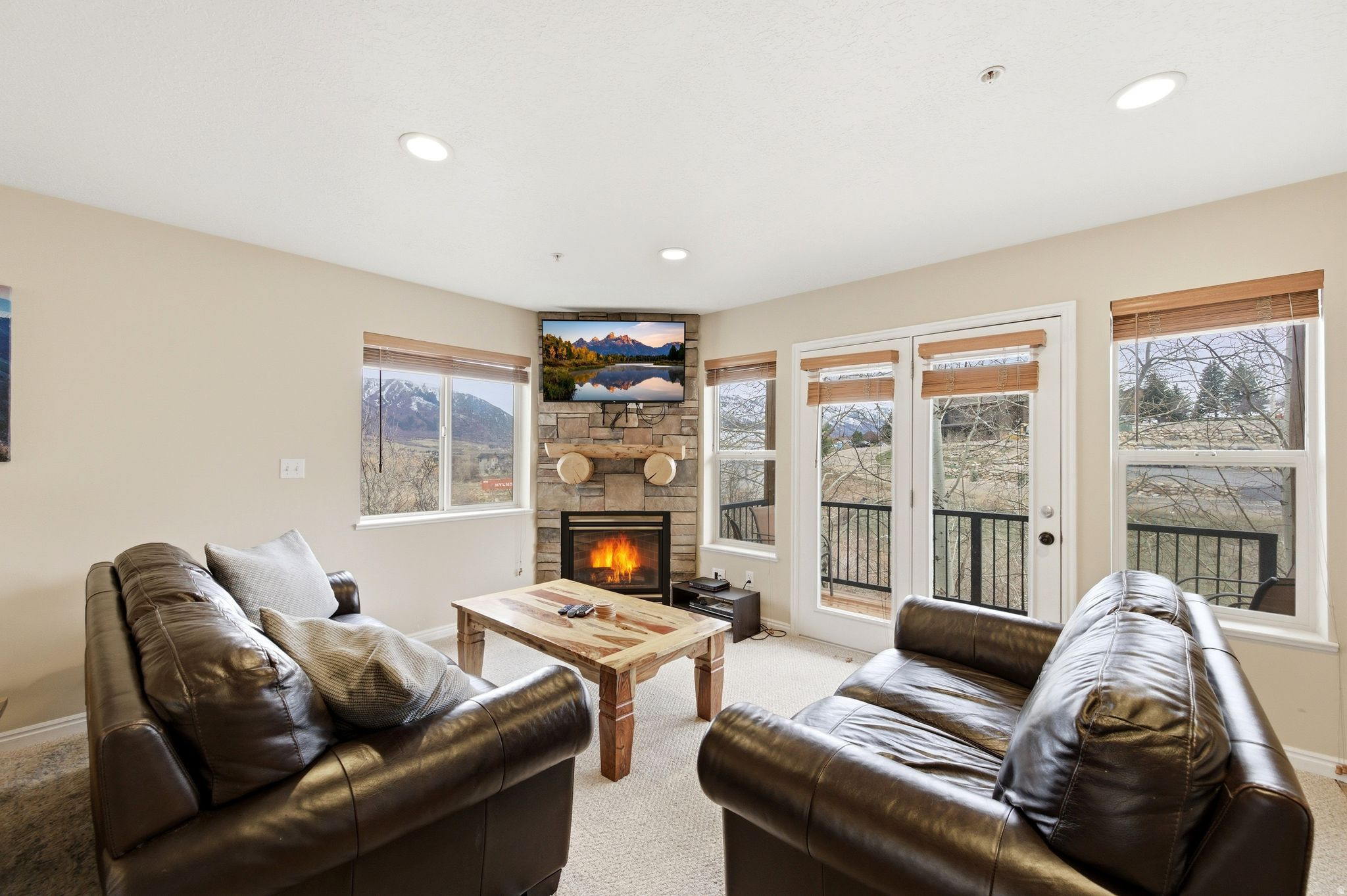 MOOSE HOLLOW CONDOMI - Residential