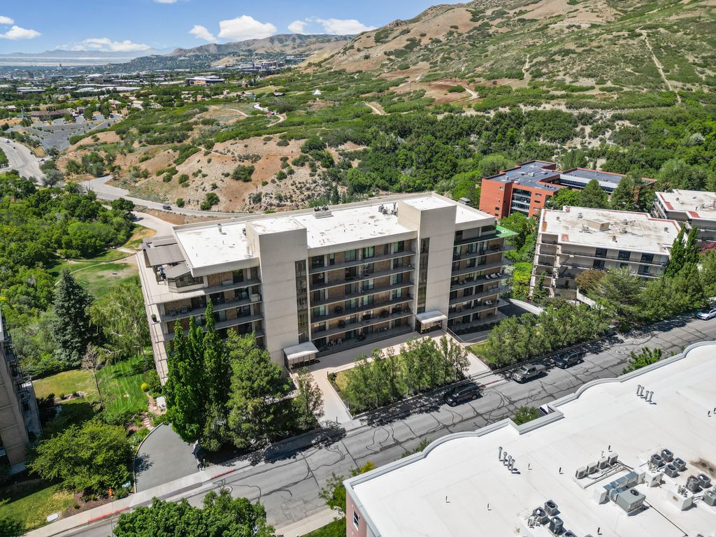 Photo of 910 S DONNER WAY #603, Salt Lake City, UT 84108 (MLS # 2162996)