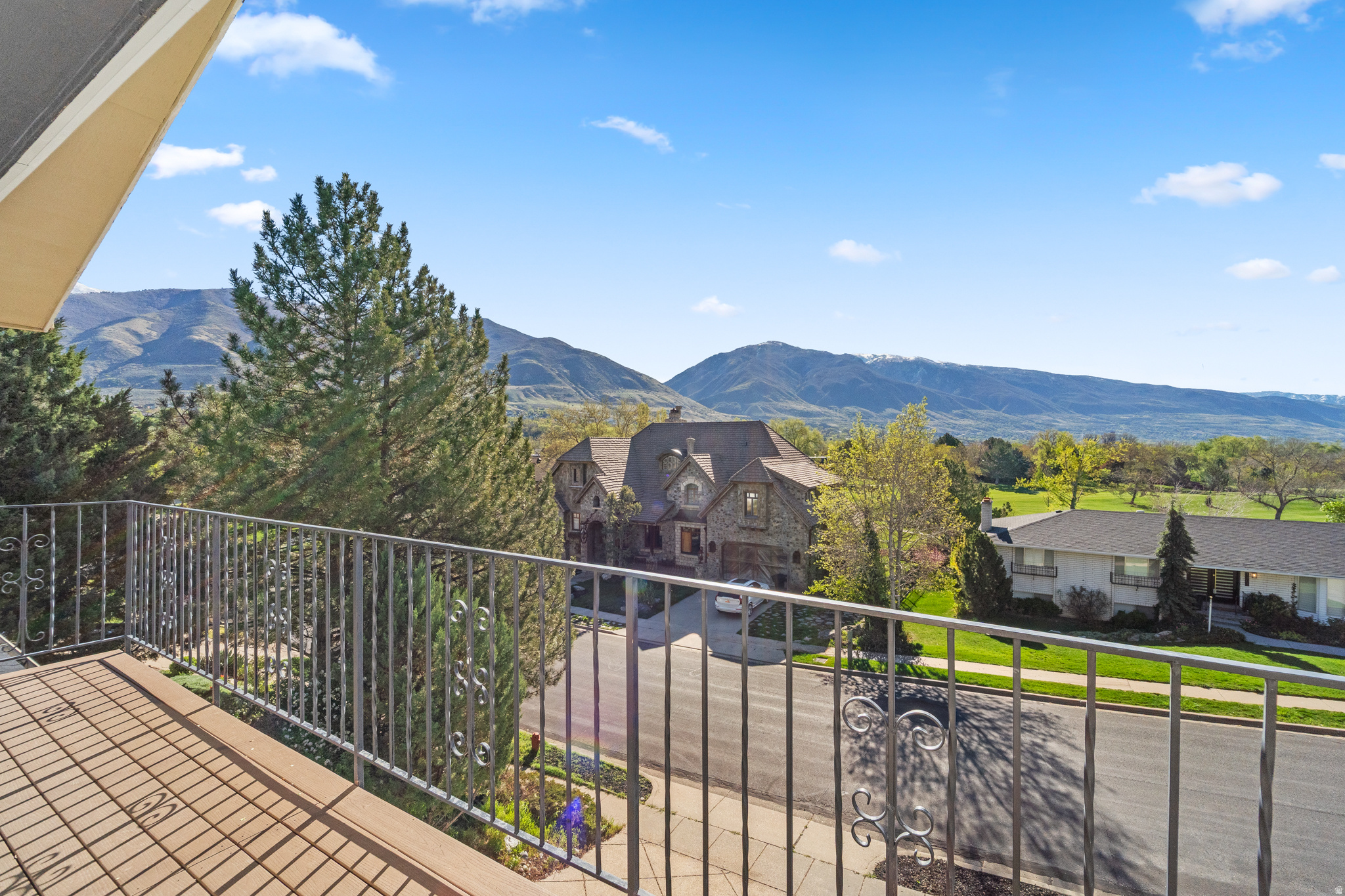 OAKRIDGE VILLIAGE - Residential