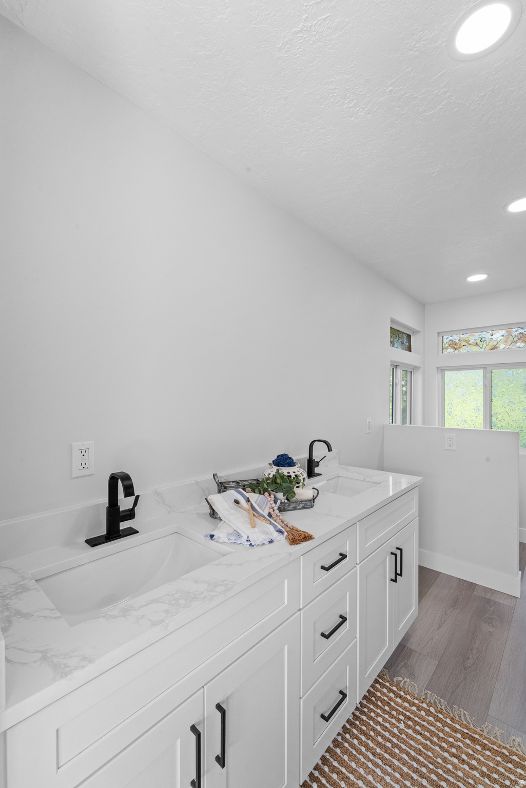 OAKRIDGE VILLIAGE - Residential