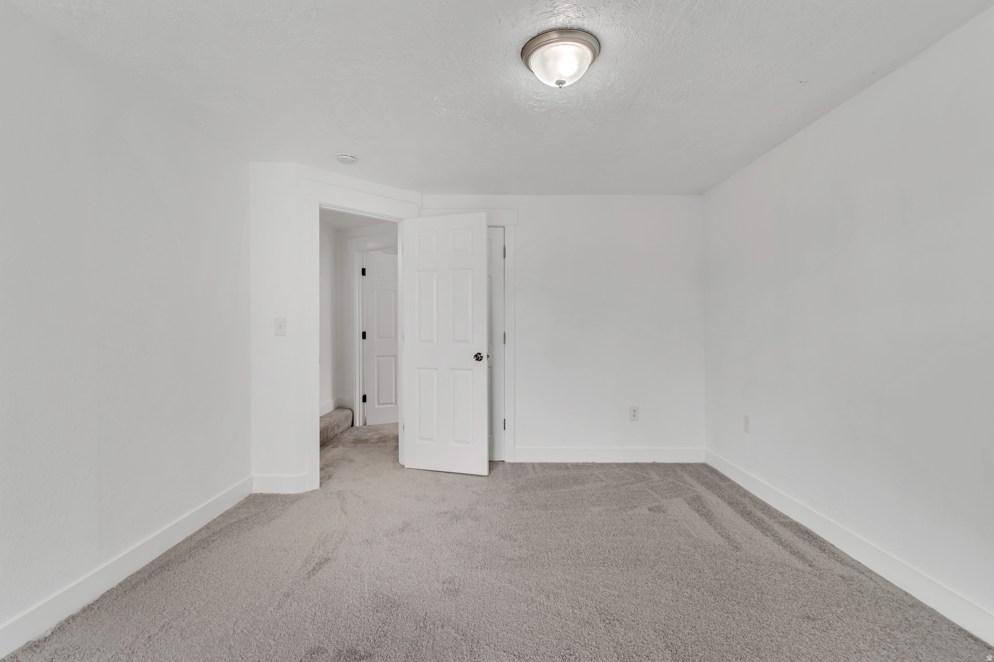 REDWOOD VILL - Residential