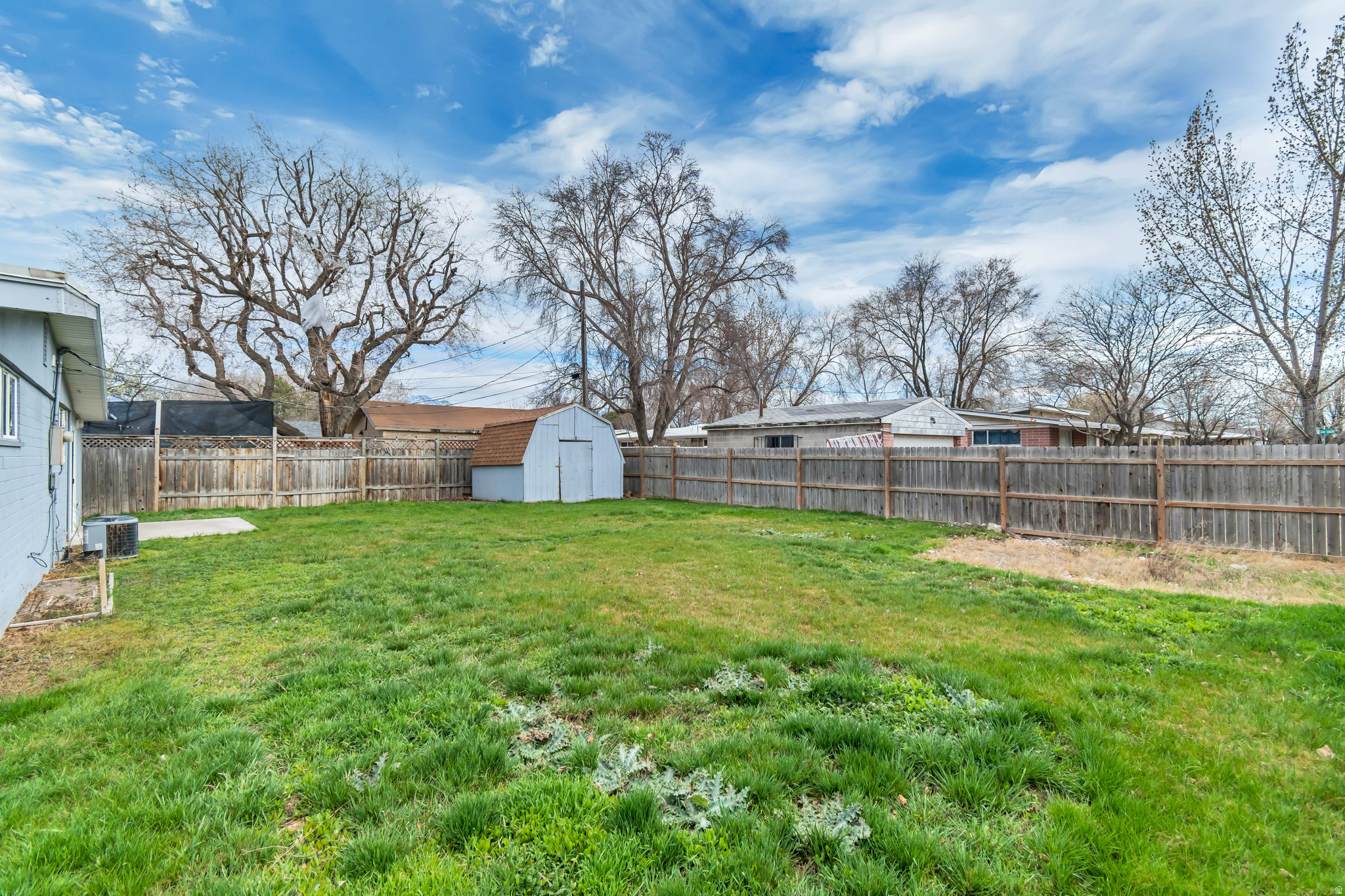 REDWOOD VILL - Residential