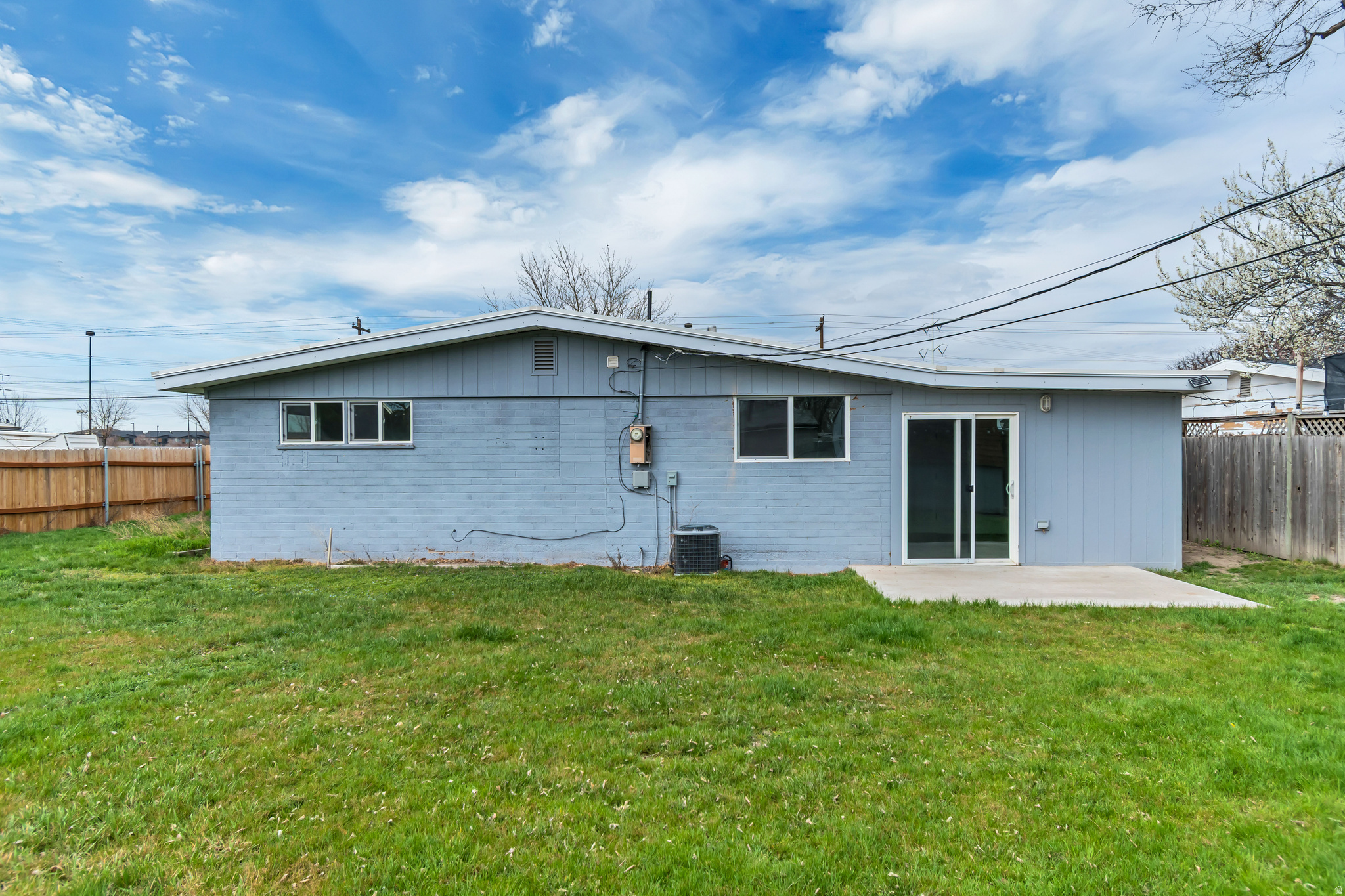 REDWOOD VILL - Residential