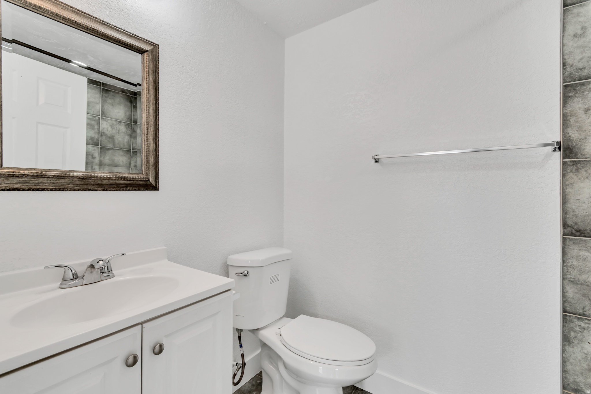 REDWOOD VILL - Residential