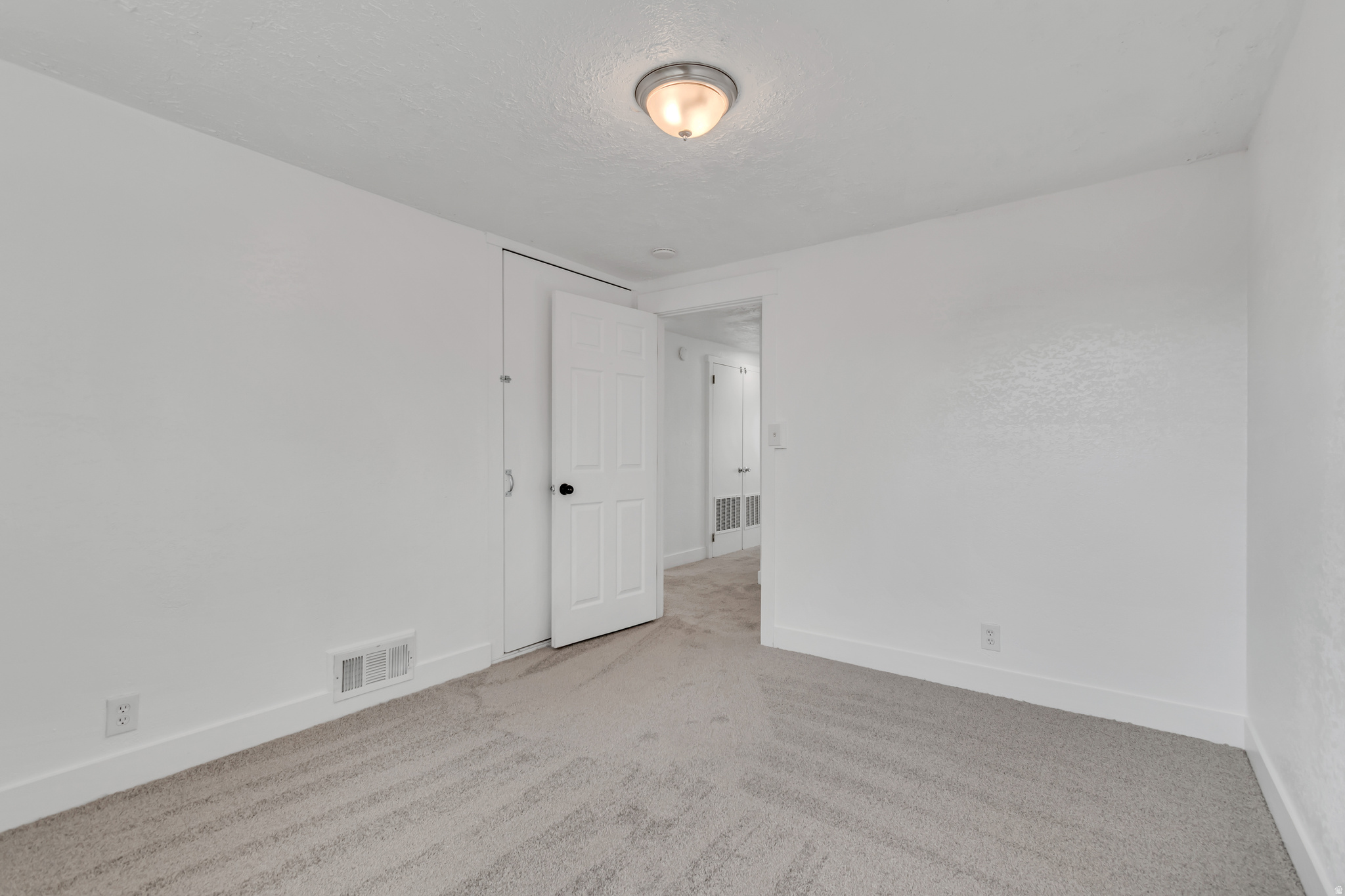 REDWOOD VILL - Residential