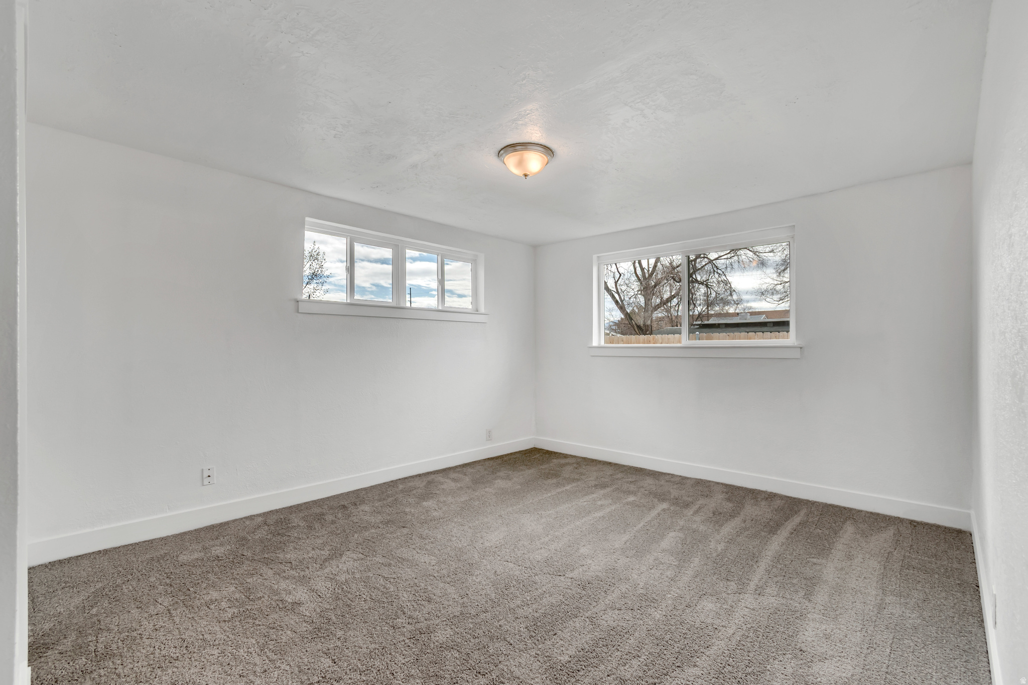 REDWOOD VILL - Residential