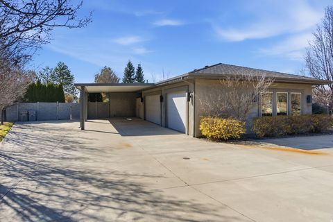 Tiny photo for 145 W CARNESECCA CT, Mapleton, UT 84664 (MLS # 2141448)