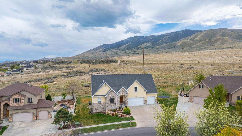 Photo of 279 W WRANGLER AVE S, Saratoga Springs, UT 84045 (MLS # 2162581)