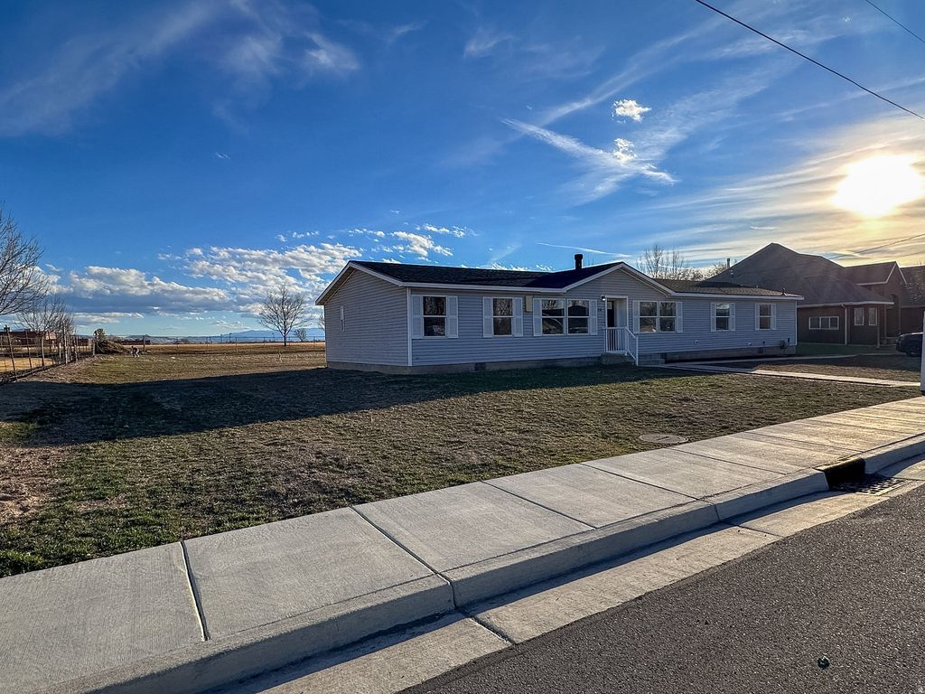 Photo of 210 E 500 S, Gunnison, UT 84634 (MLS # 2142304)