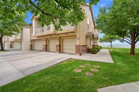 Townhouse For Sale - 703 Buckingham Dr<br/> North Salt Lake, UT 84054