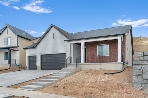 Photo of 220 W GLENBRITTLE DR #206, Lehi, UT 84043 (MLS # 2130505)