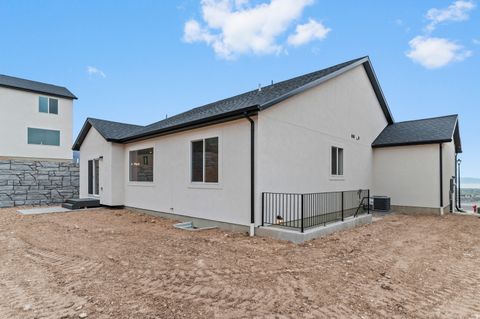 Tiny photo for 220 W GLENBRITTLE DR #206, Lehi, UT 84043 (MLS # 2130505)