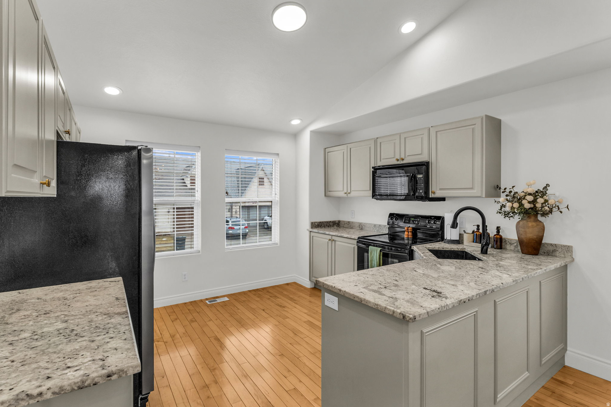 SOMERSET - Residential Income