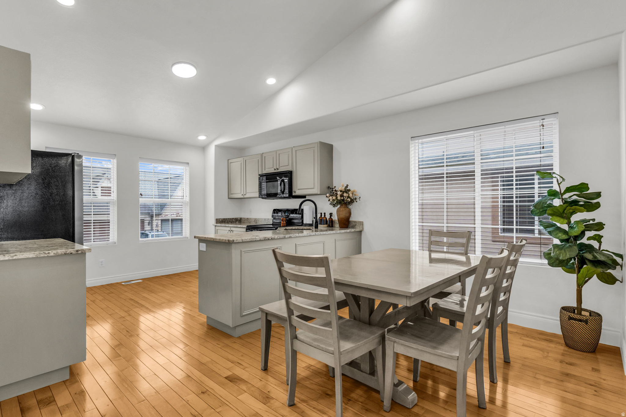 SOMERSET - Residential Income