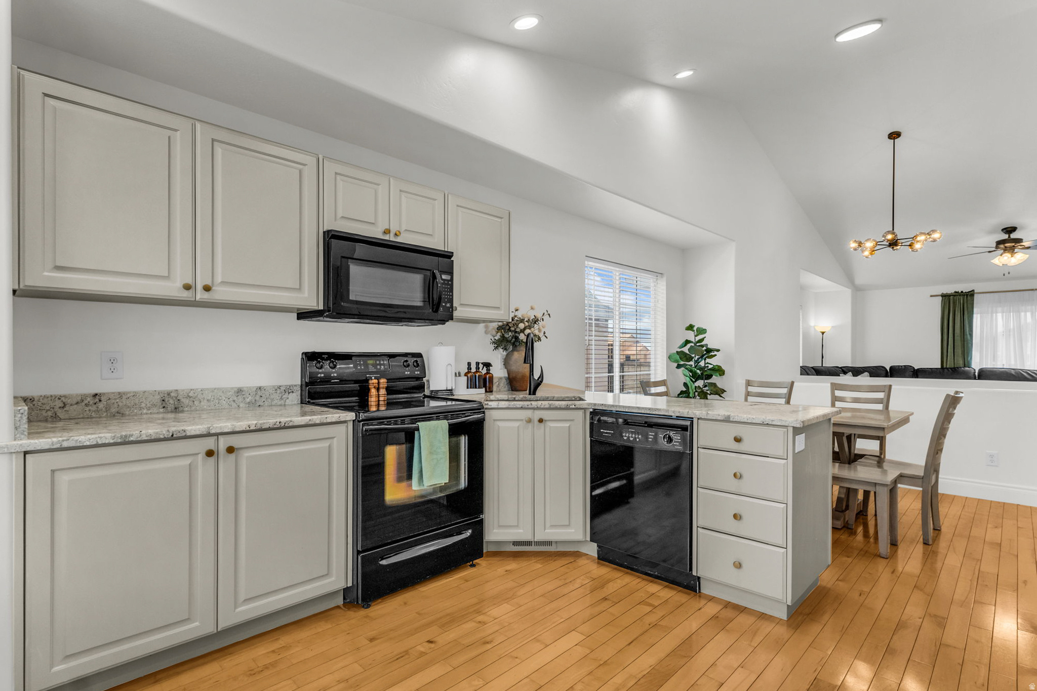 SOMERSET - Residential Income