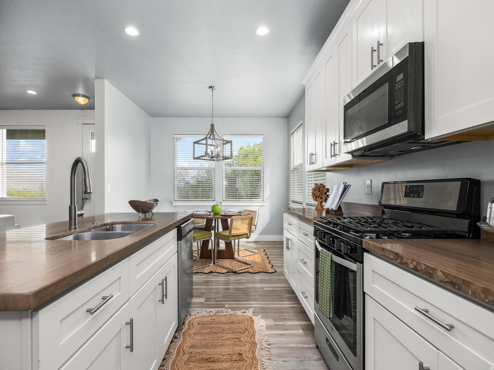 ACE CREATIVE ESTATES - Residential