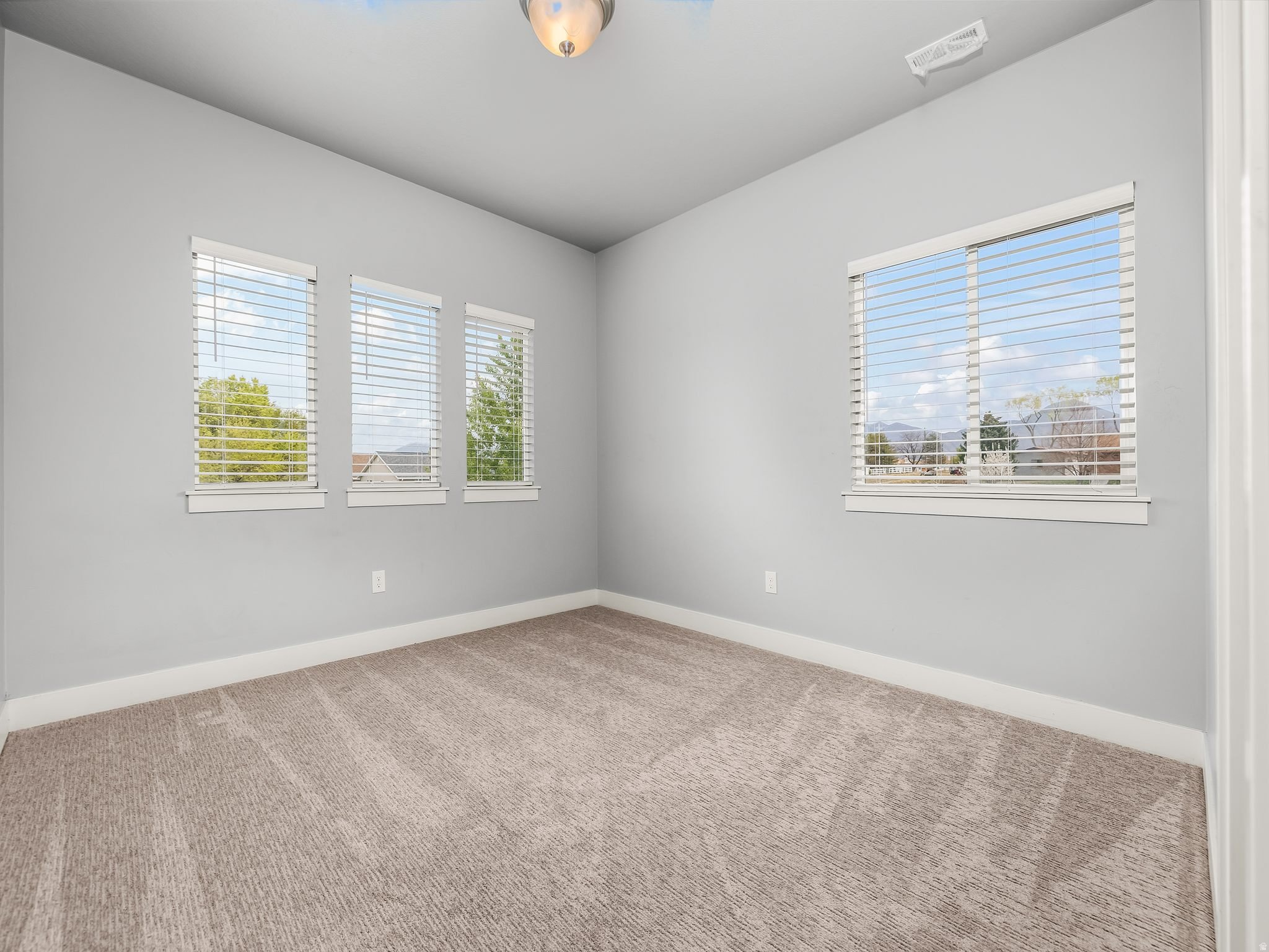 ACE CREATIVE ESTATES - Residential