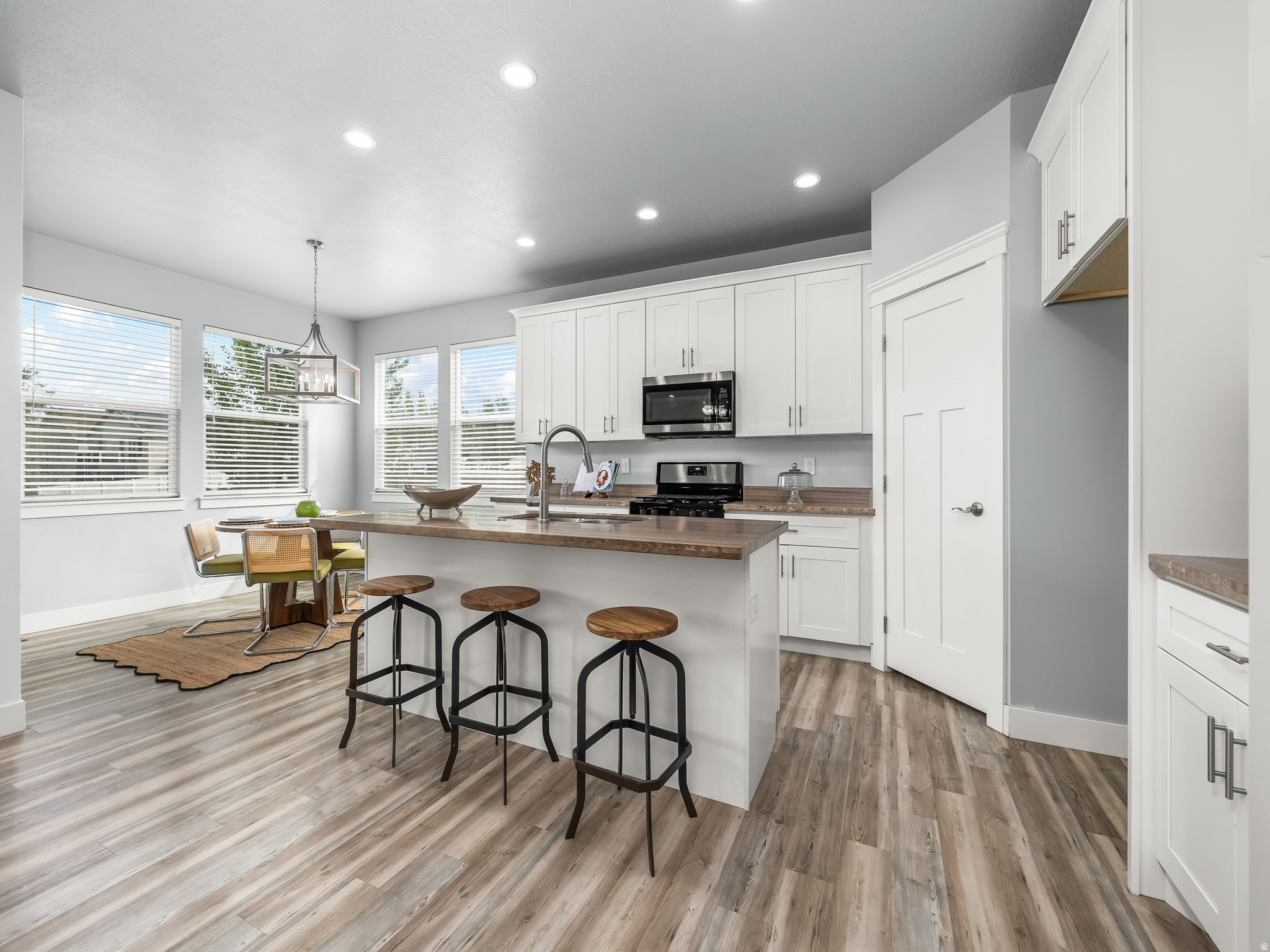 ACE CREATIVE ESTATES - Residential